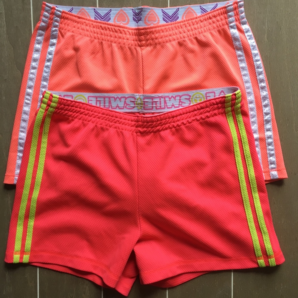 Shorts (2)